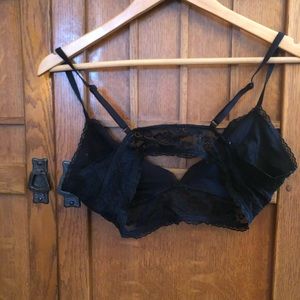 Black lace bralette💋